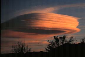 Lenticular clouds © 1999 Paul Doherty